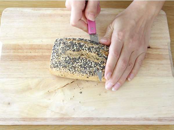 Jajčni čolni s chorizom in sirom - Priprava korak 1