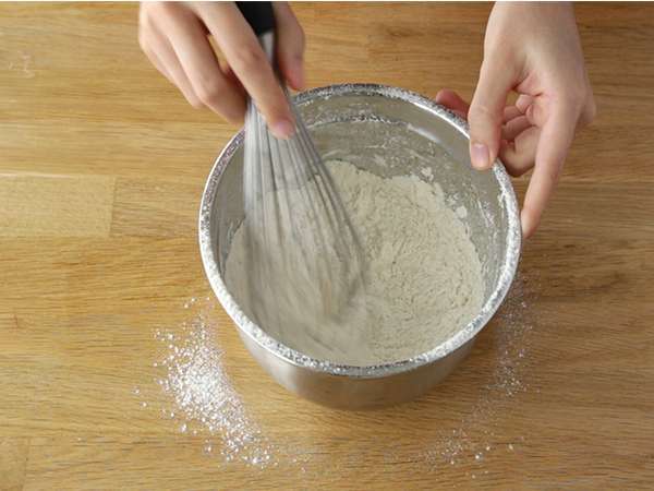 Tres Leches torta s tremi mleki - Priprava korak 1