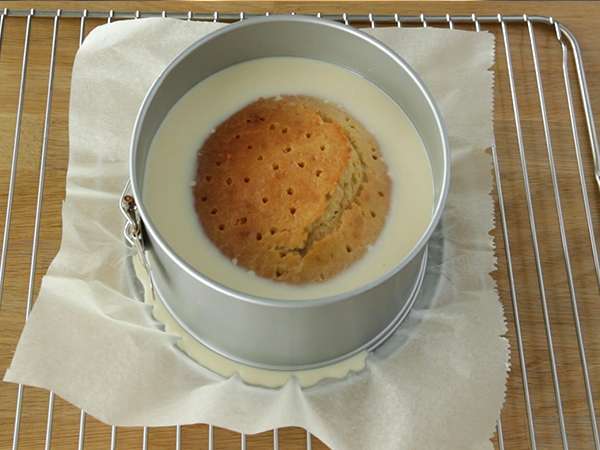 Tres Leches torta s tremi mleki - Priprava korak 9