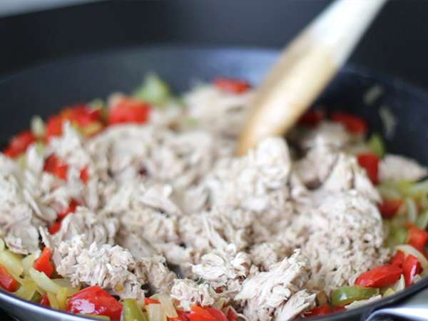 Španske empanade iz tune - Priprava korak 3