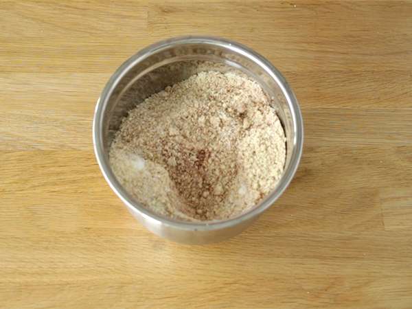 Briouats z mandlji, majhno orientalsko pecivo - Priprava korak 1