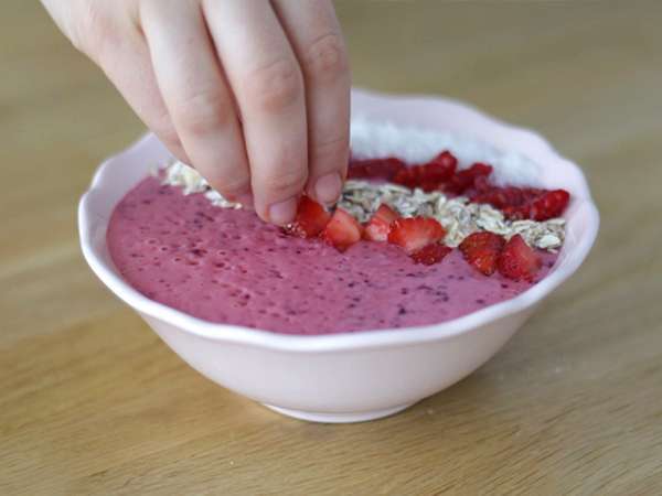 Rdeča sadna skleda za smoothie - Priprava korak 3