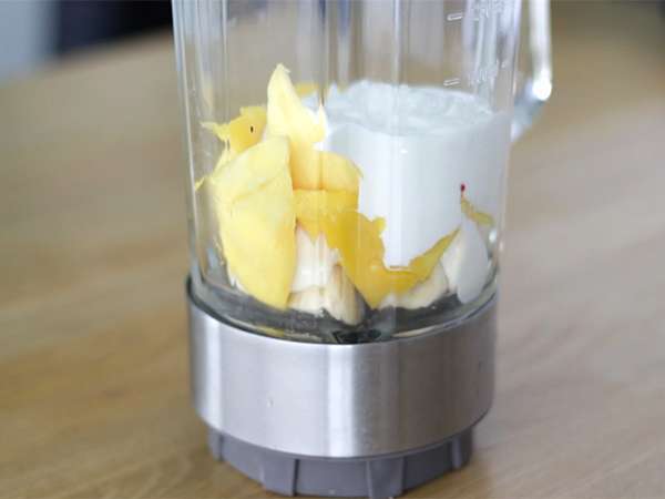 Mango banana smoothie bowl - Priprava korak 1