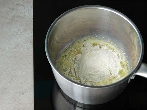 Béchamel omaka, enostaven recept - Priprava korak 1