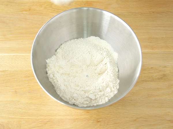 Hitro in enostavno testo za palačinke - Priprava korak 1