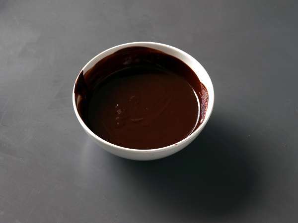 Enostavna in vlažna čokoladna torta - Priprava korak 2