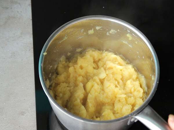 Tradicionalni jabolčni zavitek - Priprava korak 4