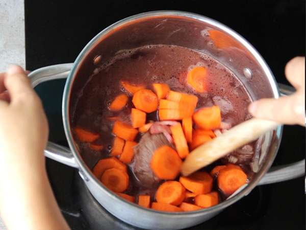 Goveji bourguignon - Priprava korak 2