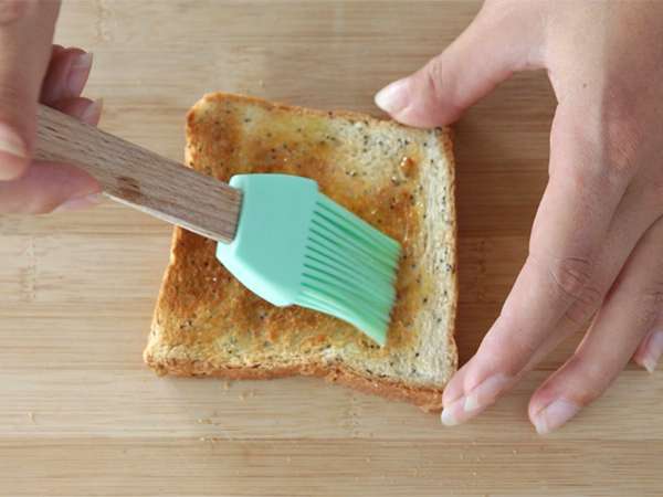 Brusketa s figami, parmezanom in parmsko šunko - Priprava korak 1