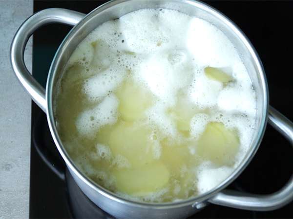 Tarte Tatin iz krompirja in kantala - Priprava korak 1