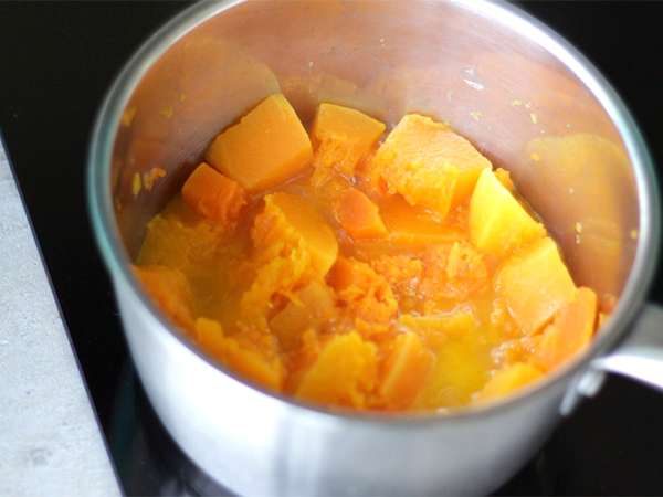 Latte z bučno začimbo - Priprava korak 1