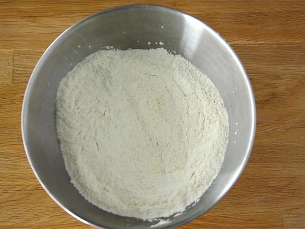 Far breton s suhimi slivami - Priprava korak 1