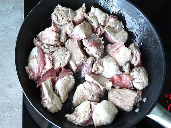 Svinjina s karamelo - Priprava korak 1