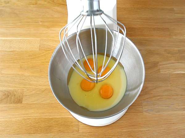 Slastno vlažna torta s kondenziranim mlekom - Priprava korak 1