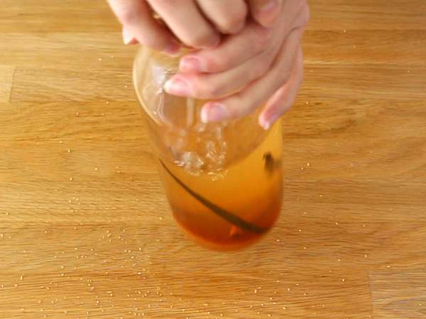 Vanilija in cimet, aranžirana z rumom - Priprava korak 3