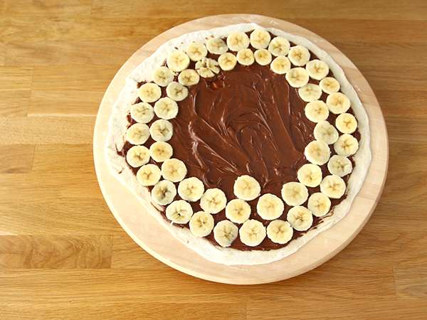 Sladka banana in čokoladna pica - Priprava korak 2