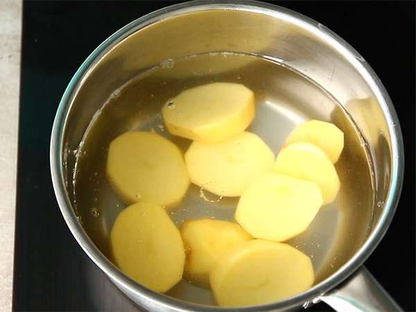 Velikonočna krompirjeva terina - Priprava korak 1