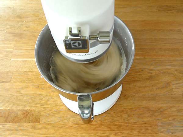 Domače žemljice za burgerje - Priprava korak 2