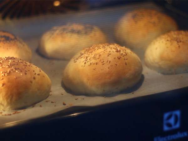 Domače žemljice za burgerje - Priprava korak 7