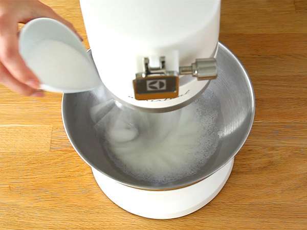 Enostavni biskvitni piškoti - Priprava korak 1