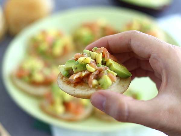 Hrenovka z lososom in avokadom - Priprava korak 4