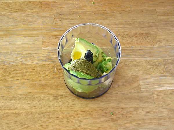 Špageti carbonara z avokadom - Priprava korak 2