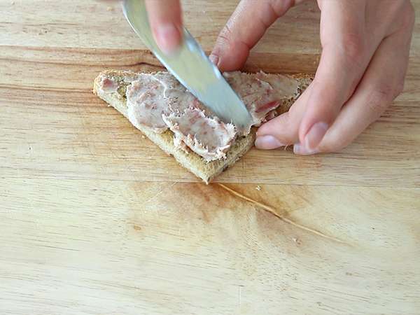 Hrenovka z rilletami in kumaricami - Priprava korak 2