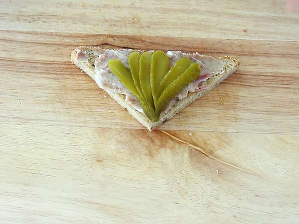 Hrenovka z rilletami in kumaricami - Priprava korak 4