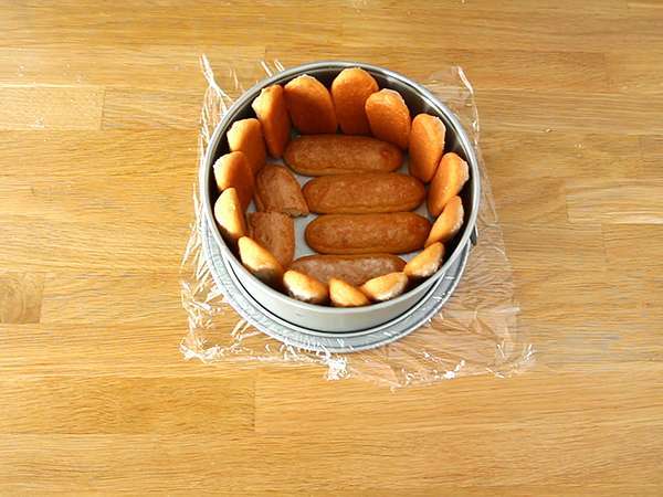 Hitro in enostavno jagodno pecivo - Priprava korak 2