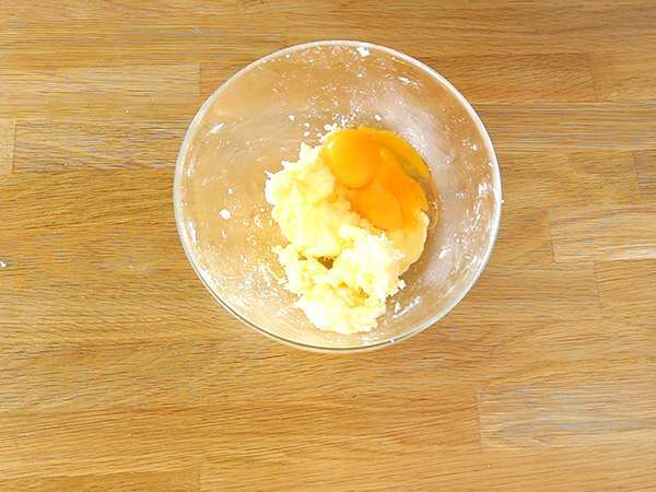 Torta z mandlji in hruškami ali znameniti Bourdaloue - Priprava korak 2