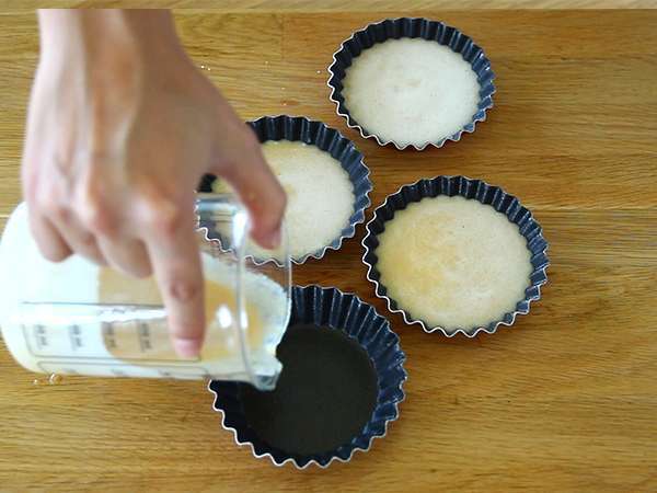 Brezglutenski mini češnjev clafoutis - Priprava korak 2