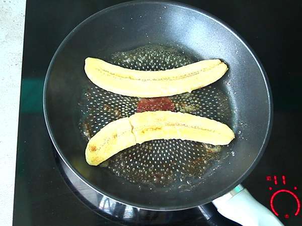 Banana Split, znameniti zamrznjeni desert - Priprava korak 1