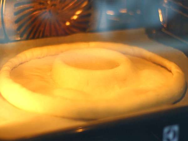 Pizza s Kit Kat in jogurtom Čokolada Danette - Priprava korak 3