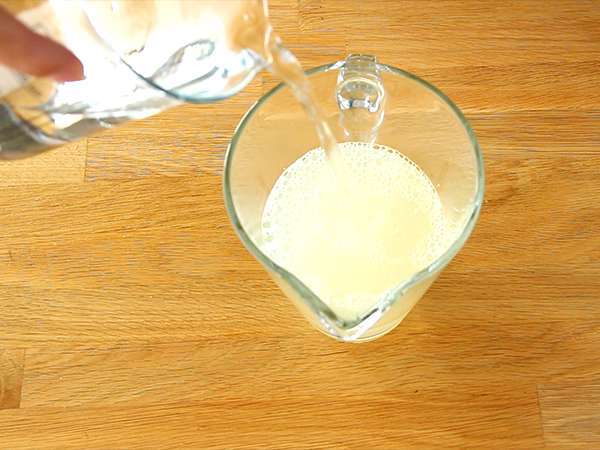 Enostavna limonada, ki pogasi žejo - Priprava korak 3