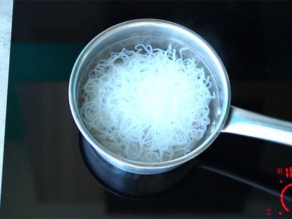 Konjac špageti po provansalsko - Priprava korak 1