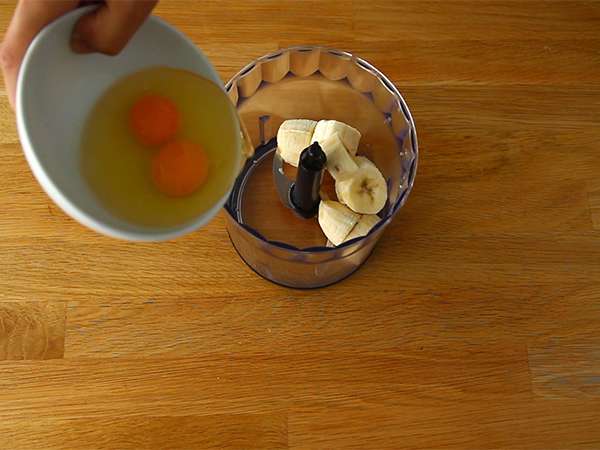 Hitre palačinke brez glutena (banane + jajca) - Priprava korak 1