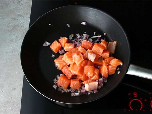 Hitra in enostavna kviche z lososom - Priprava korak 1