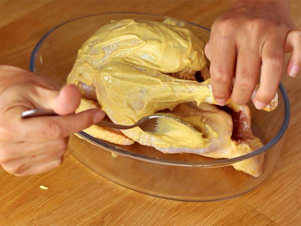 Piščanec v skorjici z gorčico in zelišči iz Provanse - Priprava korak 1