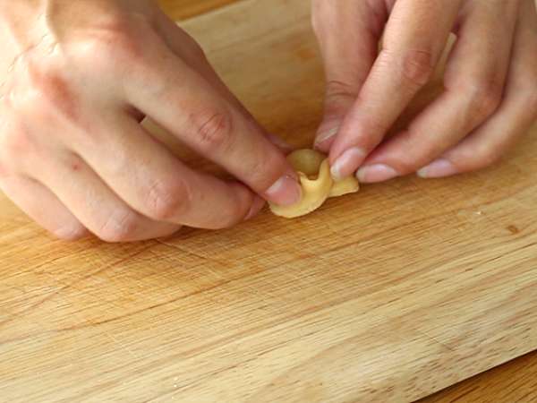 Tortelini s parmezanom, šunko in baziliko - Priprava korak 7