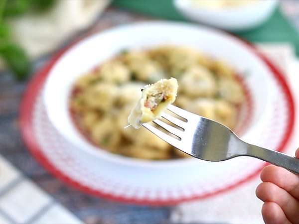 Tortelini s parmezanom, šunko in baziliko - Priprava korak 9