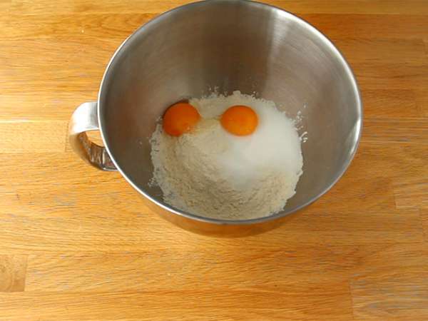 Lahki in hrustljavi vaflji - Priprava korak 1