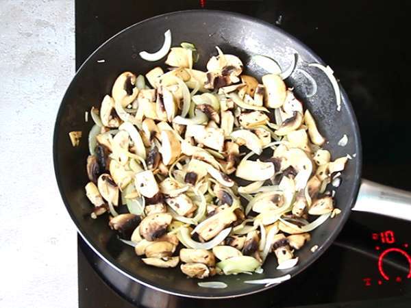 Hitro in enostavno goveje meso Stroganoff - Priprava korak 3