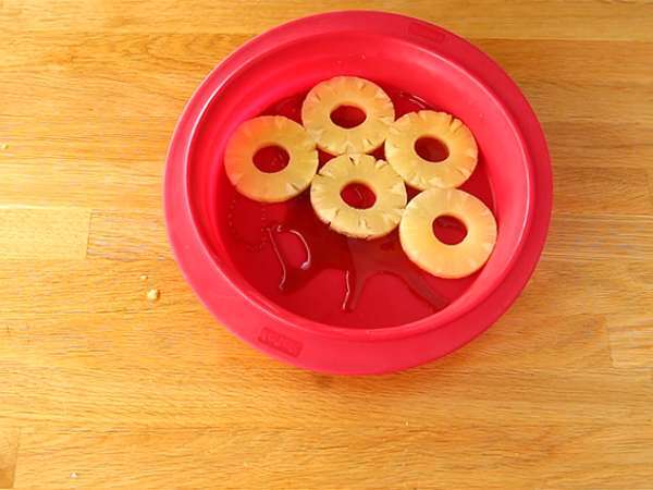 Enostavna ananasova obrnjena torta - Priprava korak 1