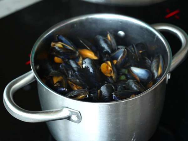 Moules marinières, preprost in okusen recept - Priprava korak 3