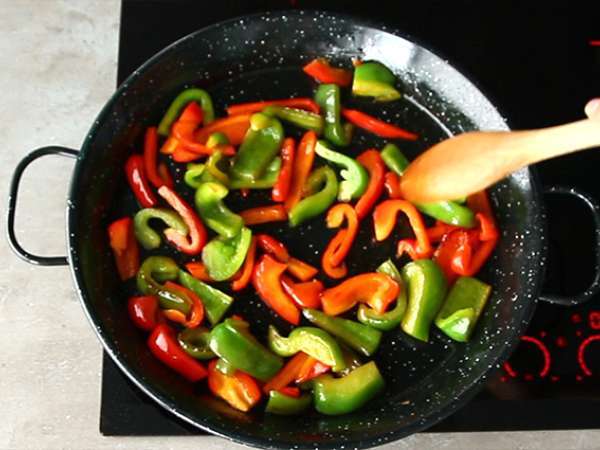 Paella z morskimi sadeži - Priprava korak 4