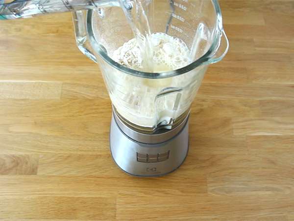 Baghrirs, maroške palačinke s tisoč luknjami - Priprava korak 1