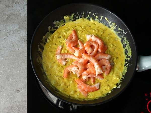 Ekspresni kari iz kozic s kokosovim mlekom - Priprava korak 3