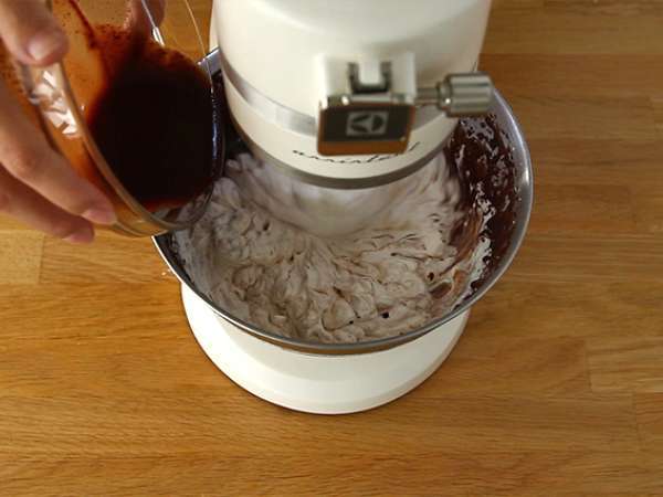 Ledeni kapučino, okusna kavna sladica - Priprava korak 2