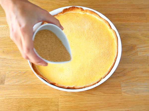 Torta Crème brûlée, prefinjena sladica korak za korakom - Priprava korak 5