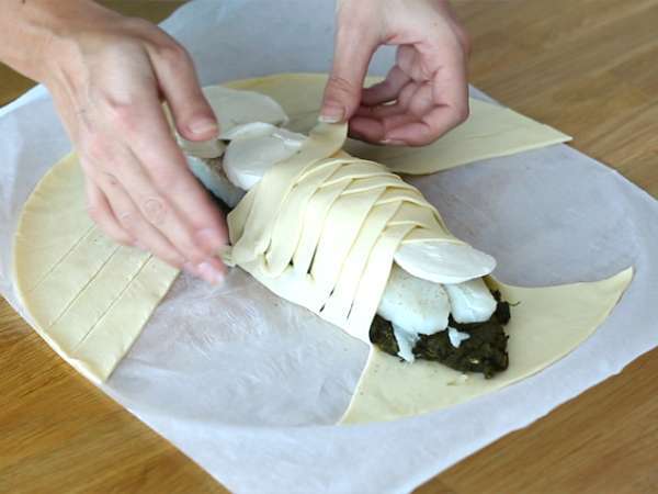 Riba v skorjici iz listnatega testa s špinačo in sirom mocarela - Priprava korak 3